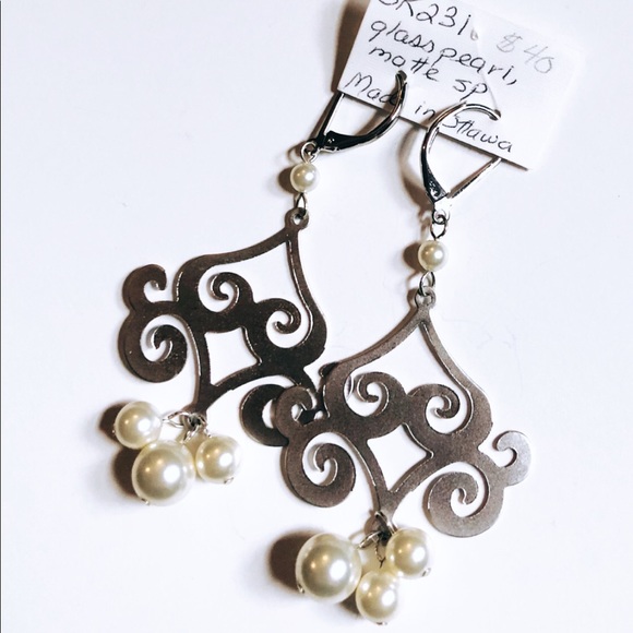 Statement Pearl Earrings - Picture 3 of 7